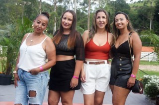 
<a style='margin-left: 5px;' class='btn btn-xs btn-social btn-facebook' href='https://www.facebook.com/sharer/sharer.php?u=https://www.galeramix.com.br/imagem/a158/800-800-90/conteudo/site_galerias/158/jr-seco-337.jpg' rel='popup' data-width='500' data-height='400'><i class='fa fa-facebook'></i>Compartilhar <span class='hidden-xs'>no Facebook</span>
</a> 
<a class='btn btn-default btn-xs' target='_blank' href='imagem/a158/800-800-90/conteudo/site_galerias/158/jr-seco-337.jpg'>
<span class='glyphicon glyphicon-cloud-download'></span> Salvar
</a>
