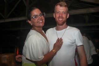 
<a style='margin-left: 5px;' class='btn btn-xs btn-social btn-facebook' href='https://www.facebook.com/sharer/sharer.php?u=https://www.galeramix.com.br/imagem/a158/800-800-90/conteudo/site_galerias/158/jr-seco-353.jpg' rel='popup' data-width='500' data-height='400'><i class='fa fa-facebook'></i>Compartilhar <span class='hidden-xs'>no Facebook</span>
</a> 
<a class='btn btn-default btn-xs' target='_blank' href='imagem/a158/800-800-90/conteudo/site_galerias/158/jr-seco-353.jpg'>
<span class='glyphicon glyphicon-cloud-download'></span> Salvar
</a>
