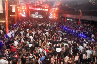 
<a style='margin-left: 5px;' class='btn btn-xs btn-social btn-facebook' href='https://www.facebook.com/sharer/sharer.php?u=https://www.galeramix.com.br/imagem/a158/800-800-90/conteudo/site_galerias/158/jr-seco-356.jpg' rel='popup' data-width='500' data-height='400'><i class='fa fa-facebook'></i>Compartilhar <span class='hidden-xs'>no Facebook</span>
</a> 
<a class='btn btn-default btn-xs' target='_blank' href='imagem/a158/800-800-90/conteudo/site_galerias/158/jr-seco-356.jpg'>
<span class='glyphicon glyphicon-cloud-download'></span> Salvar
</a>
