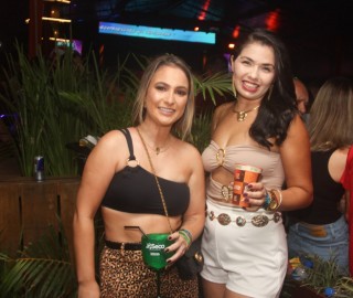 
<a style='margin-left: 5px;' class='btn btn-xs btn-social btn-facebook' href='https://www.facebook.com/sharer/sharer.php?u=https://www.galeramix.com.br/imagem/a158/800-800-90/conteudo/site_galerias/158/jr-seco-365.jpg' rel='popup' data-width='500' data-height='400'><i class='fa fa-facebook'></i>Compartilhar <span class='hidden-xs'>no Facebook</span>
</a> 
<a class='btn btn-default btn-xs' target='_blank' href='imagem/a158/800-800-90/conteudo/site_galerias/158/jr-seco-365.jpg'>
<span class='glyphicon glyphicon-cloud-download'></span> Salvar
</a>
