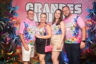 
                <a style='margin-left: 5px;' class='btn btn-xs btn-social btn-facebook' href='https://www.facebook.com/sharer/sharer.php?u=https://www.galeramix.com.br/imagem/a159/800-800-90/conteudo/site_galerias/159/grandes-amigos-tijucas-clube-102.jpg' rel='popup' data-width='500' data-height='400'><i class='fa fa-facebook'></i>Compartilhar <span class='hidden-xs'>no Facebook</span>
            </a> 
            <a class='btn btn-default btn-xs' target='_blank' href='imagem/a159/800-800-90/conteudo/site_galerias/159/grandes-amigos-tijucas-clube-102.jpg'>
                <span class='glyphicon glyphicon-cloud-download'></span> Salvar
            </a>
            