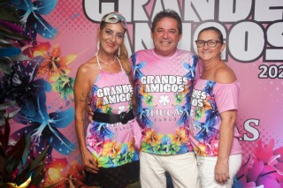 
    <a style='margin-left: 5px;' class='btn btn-xs btn-social btn-facebook' href='https://www.facebook.com/sharer/sharer.php?u=https://www.galeramix.com.br/imagem/a159/800-800-90/conteudo/site_galerias/159/grandes-amigos-tijucas-clube-105.jpg' rel='popup' data-width='500' data-height='400'><i class='fa fa-facebook'></i>Compartilhar <span class='hidden-xs'>no Facebook</span>
</a> 
<a class='btn btn-default btn-xs' target='_blank' href='imagem/a159/800-800-90/conteudo/site_galerias/159/grandes-amigos-tijucas-clube-105.jpg'>
    <span class='glyphicon glyphicon-cloud-download'></span> Salvar
</a>
