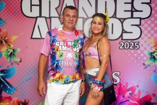 
<a style='margin-left: 5px;' class='btn btn-xs btn-social btn-facebook' href='https://www.facebook.com/sharer/sharer.php?u=https://www.galeramix.com.br/imagem/a159/800-800-90/conteudo/site_galerias/159/grandes-amigos-tijucas-clube-131.jpg' rel='popup' data-width='500' data-height='400'><i class='fa fa-facebook'></i>Compartilhar <span class='hidden-xs'>no Facebook</span>
</a> 
<a class='btn btn-default btn-xs' target='_blank' href='imagem/a159/800-800-90/conteudo/site_galerias/159/grandes-amigos-tijucas-clube-131.jpg'>
<span class='glyphicon glyphicon-cloud-download'></span> Salvar
</a>
