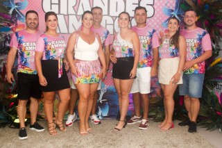 
<a style='margin-left: 5px;' class='btn btn-xs btn-social btn-facebook' href='https://www.facebook.com/sharer/sharer.php?u=https://www.galeramix.com.br/imagem/a159/800-800-90/conteudo/site_galerias/159/grandes-amigos-tijucas-clube-133.jpg' rel='popup' data-width='500' data-height='400'><i class='fa fa-facebook'></i>Compartilhar <span class='hidden-xs'>no Facebook</span>
</a> 
<a class='btn btn-default btn-xs' target='_blank' href='imagem/a159/800-800-90/conteudo/site_galerias/159/grandes-amigos-tijucas-clube-133.jpg'>
<span class='glyphicon glyphicon-cloud-download'></span> Salvar
</a>
