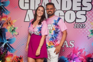 
<a style='margin-left: 5px;' class='btn btn-xs btn-social btn-facebook' href='https://www.facebook.com/sharer/sharer.php?u=https://www.galeramix.com.br/imagem/a159/800-800-90/conteudo/site_galerias/159/grandes-amigos-tijucas-clube-139.jpg' rel='popup' data-width='500' data-height='400'><i class='fa fa-facebook'></i>Compartilhar <span class='hidden-xs'>no Facebook</span>
</a> 
<a class='btn btn-default btn-xs' target='_blank' href='imagem/a159/800-800-90/conteudo/site_galerias/159/grandes-amigos-tijucas-clube-139.jpg'>
<span class='glyphicon glyphicon-cloud-download'></span> Salvar
</a>
