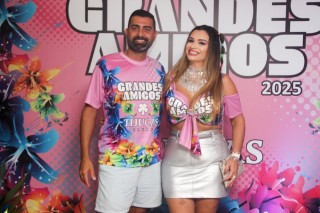 
<a style='margin-left: 5px;' class='btn btn-xs btn-social btn-facebook' href='https://www.facebook.com/sharer/sharer.php?u=https://www.galeramix.com.br/imagem/a159/800-800-90/conteudo/site_galerias/159/grandes-amigos-tijucas-clube-141.jpg' rel='popup' data-width='500' data-height='400'><i class='fa fa-facebook'></i>Compartilhar <span class='hidden-xs'>no Facebook</span>
</a> 
<a class='btn btn-default btn-xs' target='_blank' href='imagem/a159/800-800-90/conteudo/site_galerias/159/grandes-amigos-tijucas-clube-141.jpg'>
<span class='glyphicon glyphicon-cloud-download'></span> Salvar
</a>
