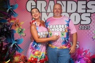 
<a style='margin-left: 5px;' class='btn btn-xs btn-social btn-facebook' href='https://www.facebook.com/sharer/sharer.php?u=https://www.galeramix.com.br/imagem/a159/800-800-90/conteudo/site_galerias/159/grandes-amigos-tijucas-clube-146.jpg' rel='popup' data-width='500' data-height='400'><i class='fa fa-facebook'></i>Compartilhar <span class='hidden-xs'>no Facebook</span>
</a> 
<a class='btn btn-default btn-xs' target='_blank' href='imagem/a159/800-800-90/conteudo/site_galerias/159/grandes-amigos-tijucas-clube-146.jpg'>
<span class='glyphicon glyphicon-cloud-download'></span> Salvar
</a>
