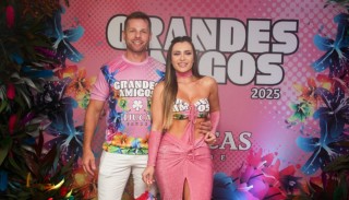 
<a style='margin-left: 5px;' class='btn btn-xs btn-social btn-facebook' href='https://www.facebook.com/sharer/sharer.php?u=https://www.galeramix.com.br/imagem/a159/800-800-90/conteudo/site_galerias/159/grandes-amigos-tijucas-clube-147.jpg' rel='popup' data-width='500' data-height='400'><i class='fa fa-facebook'></i>Compartilhar <span class='hidden-xs'>no Facebook</span>
</a> 
<a class='btn btn-default btn-xs' target='_blank' href='imagem/a159/800-800-90/conteudo/site_galerias/159/grandes-amigos-tijucas-clube-147.jpg'>
<span class='glyphicon glyphicon-cloud-download'></span> Salvar
</a>
