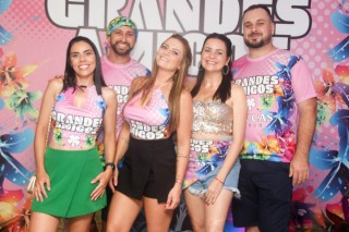 
<a style='margin-left: 5px;' class='btn btn-xs btn-social btn-facebook' href='https://www.facebook.com/sharer/sharer.php?u=https://www.galeramix.com.br/imagem/a159/800-800-90/conteudo/site_galerias/159/grandes-amigos-tijucas-clube-149.jpg' rel='popup' data-width='500' data-height='400'><i class='fa fa-facebook'></i>Compartilhar <span class='hidden-xs'>no Facebook</span>
</a> 
<a class='btn btn-default btn-xs' target='_blank' href='imagem/a159/800-800-90/conteudo/site_galerias/159/grandes-amigos-tijucas-clube-149.jpg'>
<span class='glyphicon glyphicon-cloud-download'></span> Salvar
</a>
