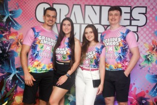 
<a style='margin-left: 5px;' class='btn btn-xs btn-social btn-facebook' href='https://www.facebook.com/sharer/sharer.php?u=https://www.galeramix.com.br/imagem/a159/800-800-90/conteudo/site_galerias/159/grandes-amigos-tijucas-clube-155.jpg' rel='popup' data-width='500' data-height='400'><i class='fa fa-facebook'></i>Compartilhar <span class='hidden-xs'>no Facebook</span>
</a> 
<a class='btn btn-default btn-xs' target='_blank' href='imagem/a159/800-800-90/conteudo/site_galerias/159/grandes-amigos-tijucas-clube-155.jpg'>
<span class='glyphicon glyphicon-cloud-download'></span> Salvar
</a>
