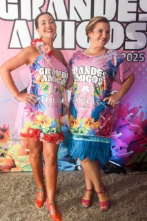 
<a style='margin-left: 5px;' class='btn btn-xs btn-social btn-facebook' href='https://www.facebook.com/sharer/sharer.php?u=https://www.galeramix.com.br/imagem/a159/800-800-90/conteudo/site_galerias/159/grandes-amigos-tijucas-clube-170.jpg' rel='popup' data-width='500' data-height='400'><i class='fa fa-facebook'></i>Compartilhar <span class='hidden-xs'>no Facebook</span>
</a> 
<a class='btn btn-default btn-xs' target='_blank' href='imagem/a159/800-800-90/conteudo/site_galerias/159/grandes-amigos-tijucas-clube-170.jpg'>
<span class='glyphicon glyphicon-cloud-download'></span> Salvar
</a>
