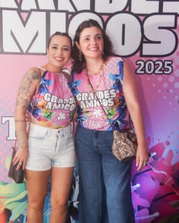 
<a style='margin-left: 5px;' class='btn btn-xs btn-social btn-facebook' href='https://www.facebook.com/sharer/sharer.php?u=https://www.galeramix.com.br/imagem/a159/800-800-90/conteudo/site_galerias/159/grandes-amigos-tijucas-clube-171.jpg' rel='popup' data-width='500' data-height='400'><i class='fa fa-facebook'></i>Compartilhar <span class='hidden-xs'>no Facebook</span>
</a> 
<a class='btn btn-default btn-xs' target='_blank' href='imagem/a159/800-800-90/conteudo/site_galerias/159/grandes-amigos-tijucas-clube-171.jpg'>
<span class='glyphicon glyphicon-cloud-download'></span> Salvar
</a>
