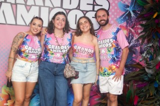 
<a style='margin-left: 5px;' class='btn btn-xs btn-social btn-facebook' href='https://www.facebook.com/sharer/sharer.php?u=https://www.galeramix.com.br/imagem/a159/800-800-90/conteudo/site_galerias/159/grandes-amigos-tijucas-clube-172.jpg' rel='popup' data-width='500' data-height='400'><i class='fa fa-facebook'></i>Compartilhar <span class='hidden-xs'>no Facebook</span>
</a> 
<a class='btn btn-default btn-xs' target='_blank' href='imagem/a159/800-800-90/conteudo/site_galerias/159/grandes-amigos-tijucas-clube-172.jpg'>
<span class='glyphicon glyphicon-cloud-download'></span> Salvar
</a>
