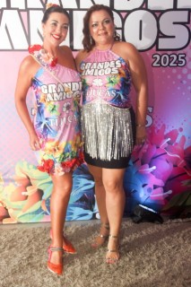 
<a style='margin-left: 5px;' class='btn btn-xs btn-social btn-facebook' href='https://www.facebook.com/sharer/sharer.php?u=https://www.galeramix.com.br/imagem/a159/800-800-90/conteudo/site_galerias/159/grandes-amigos-tijucas-clube-175.jpg' rel='popup' data-width='500' data-height='400'><i class='fa fa-facebook'></i>Compartilhar <span class='hidden-xs'>no Facebook</span>
</a> 
<a class='btn btn-default btn-xs' target='_blank' href='imagem/a159/800-800-90/conteudo/site_galerias/159/grandes-amigos-tijucas-clube-175.jpg'>
<span class='glyphicon glyphicon-cloud-download'></span> Salvar
</a>
