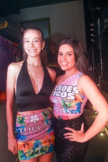 
<a style='margin-left: 5px;' class='btn btn-xs btn-social btn-facebook' href='https://www.facebook.com/sharer/sharer.php?u=https://www.galeramix.com.br/imagem/a159/800-800-90/conteudo/site_galerias/159/grandes-amigos-tijucas-clube-182.jpg' rel='popup' data-width='500' data-height='400'><i class='fa fa-facebook'></i>Compartilhar <span class='hidden-xs'>no Facebook</span>
</a> 
<a class='btn btn-default btn-xs' target='_blank' href='imagem/a159/800-800-90/conteudo/site_galerias/159/grandes-amigos-tijucas-clube-182.jpg'>
<span class='glyphicon glyphicon-cloud-download'></span> Salvar
</a>
