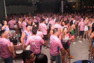 
<a style='margin-left: 5px;' class='btn btn-xs btn-social btn-facebook' href='https://www.facebook.com/sharer/sharer.php?u=https://www.galeramix.com.br/imagem/a159/800-800-90/conteudo/site_galerias/159/grandes-amigos-tijucas-clube-186.jpg' rel='popup' data-width='500' data-height='400'><i class='fa fa-facebook'></i>Compartilhar <span class='hidden-xs'>no Facebook</span>
</a> 
<a class='btn btn-default btn-xs' target='_blank' href='imagem/a159/800-800-90/conteudo/site_galerias/159/grandes-amigos-tijucas-clube-186.jpg'>
<span class='glyphicon glyphicon-cloud-download'></span> Salvar
</a>
