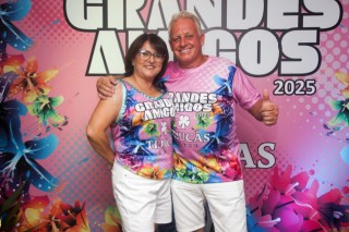 
<a style='margin-left: 5px;' class='btn btn-xs btn-social btn-facebook' href='https://www.facebook.com/sharer/sharer.php?u=https://www.galeramix.com.br/imagem/a159/800-800-90/conteudo/site_galerias/159/grandes-amigos-tijucas-clube-32.jpg' rel='popup' data-width='500' data-height='400'><i class='fa fa-facebook'></i>Compartilhar <span class='hidden-xs'>no Facebook</span>
</a> 
<a class='btn btn-default btn-xs' target='_blank' href='imagem/a159/800-800-90/conteudo/site_galerias/159/grandes-amigos-tijucas-clube-32.jpg'>
<span class='glyphicon glyphicon-cloud-download'></span> Salvar
</a>
