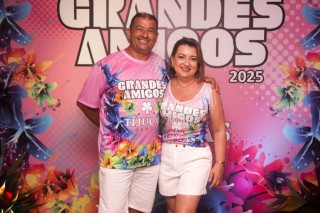 
<a style='margin-left: 5px;' class='btn btn-xs btn-social btn-facebook' href='https://www.facebook.com/sharer/sharer.php?u=https://www.galeramix.com.br/imagem/a159/800-800-90/conteudo/site_galerias/159/grandes-amigos-tijucas-clube-33.jpg' rel='popup' data-width='500' data-height='400'><i class='fa fa-facebook'></i>Compartilhar <span class='hidden-xs'>no Facebook</span>
</a> 
<a class='btn btn-default btn-xs' target='_blank' href='imagem/a159/800-800-90/conteudo/site_galerias/159/grandes-amigos-tijucas-clube-33.jpg'>
<span class='glyphicon glyphicon-cloud-download'></span> Salvar
</a>
