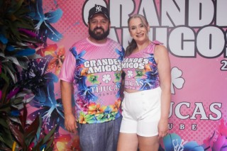 
<a style='margin-left: 5px;' class='btn btn-xs btn-social btn-facebook' href='https://www.facebook.com/sharer/sharer.php?u=https://www.galeramix.com.br/imagem/a159/800-800-90/conteudo/site_galerias/159/grandes-amigos-tijucas-clube-49.jpg' rel='popup' data-width='500' data-height='400'><i class='fa fa-facebook'></i>Compartilhar <span class='hidden-xs'>no Facebook</span>
</a> 
<a class='btn btn-default btn-xs' target='_blank' href='imagem/a159/800-800-90/conteudo/site_galerias/159/grandes-amigos-tijucas-clube-49.jpg'>
<span class='glyphicon glyphicon-cloud-download'></span> Salvar
</a>
