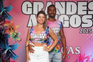 
<a style='margin-left: 5px;' class='btn btn-xs btn-social btn-facebook' href='https://www.facebook.com/sharer/sharer.php?u=https://www.galeramix.com.br/imagem/a159/800-800-90/conteudo/site_galerias/159/grandes-amigos-tijucas-clube-57.jpg' rel='popup' data-width='500' data-height='400'><i class='fa fa-facebook'></i>Compartilhar <span class='hidden-xs'>no Facebook</span>
</a> 
<a class='btn btn-default btn-xs' target='_blank' href='imagem/a159/800-800-90/conteudo/site_galerias/159/grandes-amigos-tijucas-clube-57.jpg'>
<span class='glyphicon glyphicon-cloud-download'></span> Salvar
</a>
