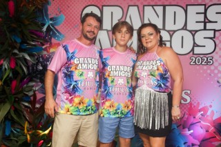 
<a style='margin-left: 5px;' class='btn btn-xs btn-social btn-facebook' href='https://www.facebook.com/sharer/sharer.php?u=https://www.galeramix.com.br/imagem/a159/800-800-90/conteudo/site_galerias/159/grandes-amigos-tijucas-clube-68.jpg' rel='popup' data-width='500' data-height='400'><i class='fa fa-facebook'></i>Compartilhar <span class='hidden-xs'>no Facebook</span>
</a> 
<a class='btn btn-default btn-xs' target='_blank' href='imagem/a159/800-800-90/conteudo/site_galerias/159/grandes-amigos-tijucas-clube-68.jpg'>
<span class='glyphicon glyphicon-cloud-download'></span> Salvar
</a>
