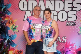 
<a style='margin-left: 5px;' class='btn btn-xs btn-social btn-facebook' href='https://www.facebook.com/sharer/sharer.php?u=https://www.galeramix.com.br/imagem/a159/800-800-90/conteudo/site_galerias/159/grandes-amigos-tijucas-clube-69.jpg' rel='popup' data-width='500' data-height='400'><i class='fa fa-facebook'></i>Compartilhar <span class='hidden-xs'>no Facebook</span>
</a> 
<a class='btn btn-default btn-xs' target='_blank' href='imagem/a159/800-800-90/conteudo/site_galerias/159/grandes-amigos-tijucas-clube-69.jpg'>
<span class='glyphicon glyphicon-cloud-download'></span> Salvar
</a>
