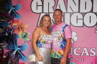 
<a style='margin-left: 5px;' class='btn btn-xs btn-social btn-facebook' href='https://www.facebook.com/sharer/sharer.php?u=https://www.galeramix.com.br/imagem/a159/800-800-90/conteudo/site_galerias/159/grandes-amigos-tijucas-clube-71.jpg' rel='popup' data-width='500' data-height='400'><i class='fa fa-facebook'></i>Compartilhar <span class='hidden-xs'>no Facebook</span>
</a> 
<a class='btn btn-default btn-xs' target='_blank' href='imagem/a159/800-800-90/conteudo/site_galerias/159/grandes-amigos-tijucas-clube-71.jpg'>
<span class='glyphicon glyphicon-cloud-download'></span> Salvar
</a>
