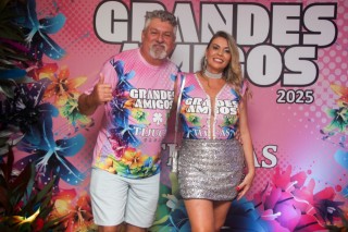 
<a style='margin-left: 5px;' class='btn btn-xs btn-social btn-facebook' href='https://www.facebook.com/sharer/sharer.php?u=https://www.galeramix.com.br/imagem/a159/800-800-90/conteudo/site_galerias/159/grandes-amigos-tijucas-clube-79.jpg' rel='popup' data-width='500' data-height='400'><i class='fa fa-facebook'></i>Compartilhar <span class='hidden-xs'>no Facebook</span>
</a> 
<a class='btn btn-default btn-xs' target='_blank' href='imagem/a159/800-800-90/conteudo/site_galerias/159/grandes-amigos-tijucas-clube-79.jpg'>
<span class='glyphicon glyphicon-cloud-download'></span> Salvar
</a>
