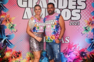 
<a style='margin-left: 5px;' class='btn btn-xs btn-social btn-facebook' href='https://www.facebook.com/sharer/sharer.php?u=https://www.galeramix.com.br/imagem/a159/800-800-90/conteudo/site_galerias/159/grandes-amigos-tijucas-clube-84.jpg' rel='popup' data-width='500' data-height='400'><i class='fa fa-facebook'></i>Compartilhar <span class='hidden-xs'>no Facebook</span>
</a> 
<a class='btn btn-default btn-xs' target='_blank' href='imagem/a159/800-800-90/conteudo/site_galerias/159/grandes-amigos-tijucas-clube-84.jpg'>
<span class='glyphicon glyphicon-cloud-download'></span> Salvar
</a>
