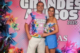 
<a style='margin-left: 5px;' class='btn btn-xs btn-social btn-facebook' href='https://www.facebook.com/sharer/sharer.php?u=https://www.galeramix.com.br/imagem/a159/800-800-90/conteudo/site_galerias/159/grandes-amigos-tijucas-clube-87.jpg' rel='popup' data-width='500' data-height='400'><i class='fa fa-facebook'></i>Compartilhar <span class='hidden-xs'>no Facebook</span>
</a> 
<a class='btn btn-default btn-xs' target='_blank' href='imagem/a159/800-800-90/conteudo/site_galerias/159/grandes-amigos-tijucas-clube-87.jpg'>
<span class='glyphicon glyphicon-cloud-download'></span> Salvar
</a>
