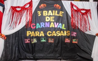 
                                <a style='margin-left: 5px;' class='btn btn-xs btn-social btn-facebook' href='https://www.facebook.com/sharer/sharer.php?u=https://www.galeramix.com.br/imagem/a16/800-800-90/conteudo/site_galerias/16/img1628.jpg' rel='popup' data-width='500' data-height='400'><i class='fa fa-facebook'></i>Compartilhar <span class='hidden-xs'>no Facebook</span>
                            </a> 
                            <a class='btn btn-default btn-xs' target='_blank' href='imagem/a16/800-800-90/conteudo/site_galerias/16/img1628.jpg'>
                                <span class='glyphicon glyphicon-cloud-download'></span> Salvar
                            </a>
                            