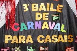 
<a style='margin-left: 5px;' class='btn btn-xs btn-social btn-facebook' href='https://www.facebook.com/sharer/sharer.php?u=https://www.galeramix.com.br/imagem/a16/800-800-90/conteudo/site_galerias/16/img1638.jpg' rel='popup' data-width='500' data-height='400'><i class='fa fa-facebook'></i>Compartilhar <span class='hidden-xs'>no Facebook</span>
</a> 
<a class='btn btn-default btn-xs' target='_blank' href='imagem/a16/800-800-90/conteudo/site_galerias/16/img1638.jpg'>
<span class='glyphicon glyphicon-cloud-download'></span> Salvar
</a>
