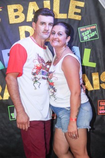 
<a style='margin-left: 5px;' class='btn btn-xs btn-social btn-facebook' href='https://www.facebook.com/sharer/sharer.php?u=https://www.galeramix.com.br/imagem/a16/800-800-90/conteudo/site_galerias/16/img1701.jpg' rel='popup' data-width='500' data-height='400'><i class='fa fa-facebook'></i>Compartilhar <span class='hidden-xs'>no Facebook</span>
</a> 
<a class='btn btn-default btn-xs' target='_blank' href='imagem/a16/800-800-90/conteudo/site_galerias/16/img1701.jpg'>
<span class='glyphicon glyphicon-cloud-download'></span> Salvar
</a>
