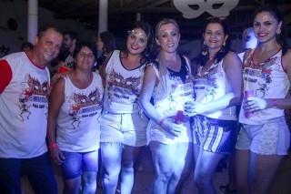 
<a style='margin-left: 5px;' class='btn btn-xs btn-social btn-facebook' href='https://www.facebook.com/sharer/sharer.php?u=https://www.galeramix.com.br/imagem/a16/800-800-90/conteudo/site_galerias/16/img1703.jpg' rel='popup' data-width='500' data-height='400'><i class='fa fa-facebook'></i>Compartilhar <span class='hidden-xs'>no Facebook</span>
</a> 
<a class='btn btn-default btn-xs' target='_blank' href='imagem/a16/800-800-90/conteudo/site_galerias/16/img1703.jpg'>
<span class='glyphicon glyphicon-cloud-download'></span> Salvar
</a>
