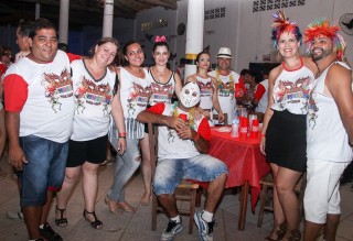 
<a style='margin-left: 5px;' class='btn btn-xs btn-social btn-facebook' href='https://www.facebook.com/sharer/sharer.php?u=https://www.galeramix.com.br/imagem/a16/800-800-90/conteudo/site_galerias/16/img1725.jpg' rel='popup' data-width='500' data-height='400'><i class='fa fa-facebook'></i>Compartilhar <span class='hidden-xs'>no Facebook</span>
</a> 
<a class='btn btn-default btn-xs' target='_blank' href='imagem/a16/800-800-90/conteudo/site_galerias/16/img1725.jpg'>
<span class='glyphicon glyphicon-cloud-download'></span> Salvar
</a>
