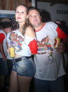 
<a style='margin-left: 5px;' class='btn btn-xs btn-social btn-facebook' href='https://www.facebook.com/sharer/sharer.php?u=https://www.galeramix.com.br/imagem/a16/800-800-90/conteudo/site_galerias/16/img1734.jpg' rel='popup' data-width='500' data-height='400'><i class='fa fa-facebook'></i>Compartilhar <span class='hidden-xs'>no Facebook</span>
</a> 
<a class='btn btn-default btn-xs' target='_blank' href='imagem/a16/800-800-90/conteudo/site_galerias/16/img1734.jpg'>
<span class='glyphicon glyphicon-cloud-download'></span> Salvar
</a>
