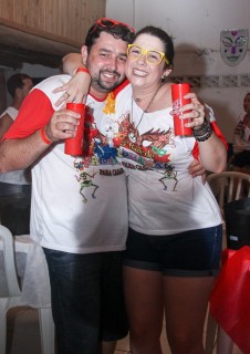 
<a style='margin-left: 5px;' class='btn btn-xs btn-social btn-facebook' href='https://www.facebook.com/sharer/sharer.php?u=https://www.galeramix.com.br/imagem/a16/800-800-90/conteudo/site_galerias/16/img1741.jpg' rel='popup' data-width='500' data-height='400'><i class='fa fa-facebook'></i>Compartilhar <span class='hidden-xs'>no Facebook</span>
</a> 
<a class='btn btn-default btn-xs' target='_blank' href='imagem/a16/800-800-90/conteudo/site_galerias/16/img1741.jpg'>
<span class='glyphicon glyphicon-cloud-download'></span> Salvar
</a>
