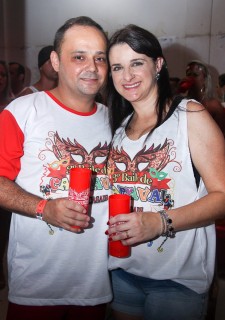 
<a style='margin-left: 5px;' class='btn btn-xs btn-social btn-facebook' href='https://www.facebook.com/sharer/sharer.php?u=https://www.galeramix.com.br/imagem/a16/800-800-90/conteudo/site_galerias/16/img1752.jpg' rel='popup' data-width='500' data-height='400'><i class='fa fa-facebook'></i>Compartilhar <span class='hidden-xs'>no Facebook</span>
</a> 
<a class='btn btn-default btn-xs' target='_blank' href='imagem/a16/800-800-90/conteudo/site_galerias/16/img1752.jpg'>
<span class='glyphicon glyphicon-cloud-download'></span> Salvar
</a>
