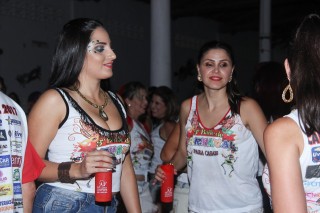 
<a style='margin-left: 5px;' class='btn btn-xs btn-social btn-facebook' href='https://www.facebook.com/sharer/sharer.php?u=https://www.galeramix.com.br/imagem/a16/800-800-90/conteudo/site_galerias/16/img1779.jpg' rel='popup' data-width='500' data-height='400'><i class='fa fa-facebook'></i>Compartilhar <span class='hidden-xs'>no Facebook</span>
</a> 
<a class='btn btn-default btn-xs' target='_blank' href='imagem/a16/800-800-90/conteudo/site_galerias/16/img1779.jpg'>
<span class='glyphicon glyphicon-cloud-download'></span> Salvar
</a>
