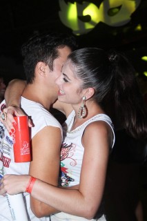 
<a style='margin-left: 5px;' class='btn btn-xs btn-social btn-facebook' href='https://www.facebook.com/sharer/sharer.php?u=https://www.galeramix.com.br/imagem/a16/800-800-90/conteudo/site_galerias/16/img1796.jpg' rel='popup' data-width='500' data-height='400'><i class='fa fa-facebook'></i>Compartilhar <span class='hidden-xs'>no Facebook</span>
</a> 
<a class='btn btn-default btn-xs' target='_blank' href='imagem/a16/800-800-90/conteudo/site_galerias/16/img1796.jpg'>
<span class='glyphicon glyphicon-cloud-download'></span> Salvar
</a>
