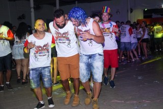 
<a style='margin-left: 5px;' class='btn btn-xs btn-social btn-facebook' href='https://www.facebook.com/sharer/sharer.php?u=https://www.galeramix.com.br/imagem/a16/800-800-90/conteudo/site_galerias/16/img1823.jpg' rel='popup' data-width='500' data-height='400'><i class='fa fa-facebook'></i>Compartilhar <span class='hidden-xs'>no Facebook</span>
</a> 
<a class='btn btn-default btn-xs' target='_blank' href='imagem/a16/800-800-90/conteudo/site_galerias/16/img1823.jpg'>
<span class='glyphicon glyphicon-cloud-download'></span> Salvar
</a>
