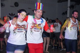 
<a style='margin-left: 5px;' class='btn btn-xs btn-social btn-facebook' href='https://www.facebook.com/sharer/sharer.php?u=https://www.galeramix.com.br/imagem/a16/800-800-90/conteudo/site_galerias/16/img1824.jpg' rel='popup' data-width='500' data-height='400'><i class='fa fa-facebook'></i>Compartilhar <span class='hidden-xs'>no Facebook</span>
</a> 
<a class='btn btn-default btn-xs' target='_blank' href='imagem/a16/800-800-90/conteudo/site_galerias/16/img1824.jpg'>
<span class='glyphicon glyphicon-cloud-download'></span> Salvar
</a>
