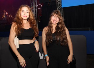 
                    <a style='margin-left: 5px;' class='btn btn-xs btn-social btn-facebook' href='https://www.facebook.com/sharer/sharer.php?u=https://www.galeramix.com.br/imagem/a162/800-800-90/conteudo/site_galerias/162/tijufest-2025-zeze-di-camargo-10.jpg' rel='popup' data-width='500' data-height='400'><i class='fa fa-facebook'></i>Compartilhar <span class='hidden-xs'>no Facebook</span>
                </a> 
                <a class='btn btn-default btn-xs' target='_blank' href='imagem/a162/800-800-90/conteudo/site_galerias/162/tijufest-2025-zeze-di-camargo-10.jpg'>
                    <span class='glyphicon glyphicon-cloud-download'></span> Salvar
                </a>
                