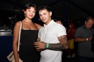 
<a style='margin-left: 5px;' class='btn btn-xs btn-social btn-facebook' href='https://www.facebook.com/sharer/sharer.php?u=https://www.galeramix.com.br/imagem/a162/800-800-90/conteudo/site_galerias/162/tijufest-2025-zeze-di-camargo-20.jpg' rel='popup' data-width='500' data-height='400'><i class='fa fa-facebook'></i>Compartilhar <span class='hidden-xs'>no Facebook</span>
</a> 
<a class='btn btn-default btn-xs' target='_blank' href='imagem/a162/800-800-90/conteudo/site_galerias/162/tijufest-2025-zeze-di-camargo-20.jpg'>
<span class='glyphicon glyphicon-cloud-download'></span> Salvar
</a>
