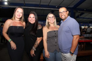 
<a style='margin-left: 5px;' class='btn btn-xs btn-social btn-facebook' href='https://www.facebook.com/sharer/sharer.php?u=https://www.galeramix.com.br/imagem/a162/800-800-90/conteudo/site_galerias/162/tijufest-2025-zeze-di-camargo-40.jpg' rel='popup' data-width='500' data-height='400'><i class='fa fa-facebook'></i>Compartilhar <span class='hidden-xs'>no Facebook</span>
</a> 
<a class='btn btn-default btn-xs' target='_blank' href='imagem/a162/800-800-90/conteudo/site_galerias/162/tijufest-2025-zeze-di-camargo-40.jpg'>
<span class='glyphicon glyphicon-cloud-download'></span> Salvar
</a>
