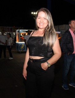 
<a style='margin-left: 5px;' class='btn btn-xs btn-social btn-facebook' href='https://www.facebook.com/sharer/sharer.php?u=https://www.galeramix.com.br/imagem/a162/800-800-90/conteudo/site_galerias/162/tijufest-2025-zeze-di-camargo-52.jpg' rel='popup' data-width='500' data-height='400'><i class='fa fa-facebook'></i>Compartilhar <span class='hidden-xs'>no Facebook</span>
</a> 
<a class='btn btn-default btn-xs' target='_blank' href='imagem/a162/800-800-90/conteudo/site_galerias/162/tijufest-2025-zeze-di-camargo-52.jpg'>
<span class='glyphicon glyphicon-cloud-download'></span> Salvar
</a>
