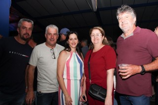 
<a style='margin-left: 5px;' class='btn btn-xs btn-social btn-facebook' href='https://www.facebook.com/sharer/sharer.php?u=https://www.galeramix.com.br/imagem/a162/800-800-90/conteudo/site_galerias/162/tijufest-2025-zeze-di-camargo-55.jpg' rel='popup' data-width='500' data-height='400'><i class='fa fa-facebook'></i>Compartilhar <span class='hidden-xs'>no Facebook</span>
</a> 
<a class='btn btn-default btn-xs' target='_blank' href='imagem/a162/800-800-90/conteudo/site_galerias/162/tijufest-2025-zeze-di-camargo-55.jpg'>
<span class='glyphicon glyphicon-cloud-download'></span> Salvar
</a>
