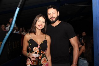 
<a style='margin-left: 5px;' class='btn btn-xs btn-social btn-facebook' href='https://www.facebook.com/sharer/sharer.php?u=https://www.galeramix.com.br/imagem/a162/800-800-90/conteudo/site_galerias/162/tijufest-2025-zeze-di-camargo-61.jpg' rel='popup' data-width='500' data-height='400'><i class='fa fa-facebook'></i>Compartilhar <span class='hidden-xs'>no Facebook</span>
</a> 
<a class='btn btn-default btn-xs' target='_blank' href='imagem/a162/800-800-90/conteudo/site_galerias/162/tijufest-2025-zeze-di-camargo-61.jpg'>
<span class='glyphicon glyphicon-cloud-download'></span> Salvar
</a>
