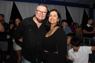 
<a style='margin-left: 5px;' class='btn btn-xs btn-social btn-facebook' href='https://www.facebook.com/sharer/sharer.php?u=https://www.galeramix.com.br/imagem/a162/800-800-90/conteudo/site_galerias/162/tijufest-2025-zeze-di-camargo-66.jpg' rel='popup' data-width='500' data-height='400'><i class='fa fa-facebook'></i>Compartilhar <span class='hidden-xs'>no Facebook</span>
</a> 
<a class='btn btn-default btn-xs' target='_blank' href='imagem/a162/800-800-90/conteudo/site_galerias/162/tijufest-2025-zeze-di-camargo-66.jpg'>
<span class='glyphicon glyphicon-cloud-download'></span> Salvar
</a>
