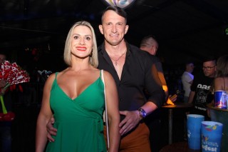 
<a style='margin-left: 5px;' class='btn btn-xs btn-social btn-facebook' href='https://www.facebook.com/sharer/sharer.php?u=https://www.galeramix.com.br/imagem/a162/800-800-90/conteudo/site_galerias/162/tijufest-2025-zeze-di-camargo-8.jpg' rel='popup' data-width='500' data-height='400'><i class='fa fa-facebook'></i>Compartilhar <span class='hidden-xs'>no Facebook</span>
</a> 
<a class='btn btn-default btn-xs' target='_blank' href='imagem/a162/800-800-90/conteudo/site_galerias/162/tijufest-2025-zeze-di-camargo-8.jpg'>
<span class='glyphicon glyphicon-cloud-download'></span> Salvar
</a>
